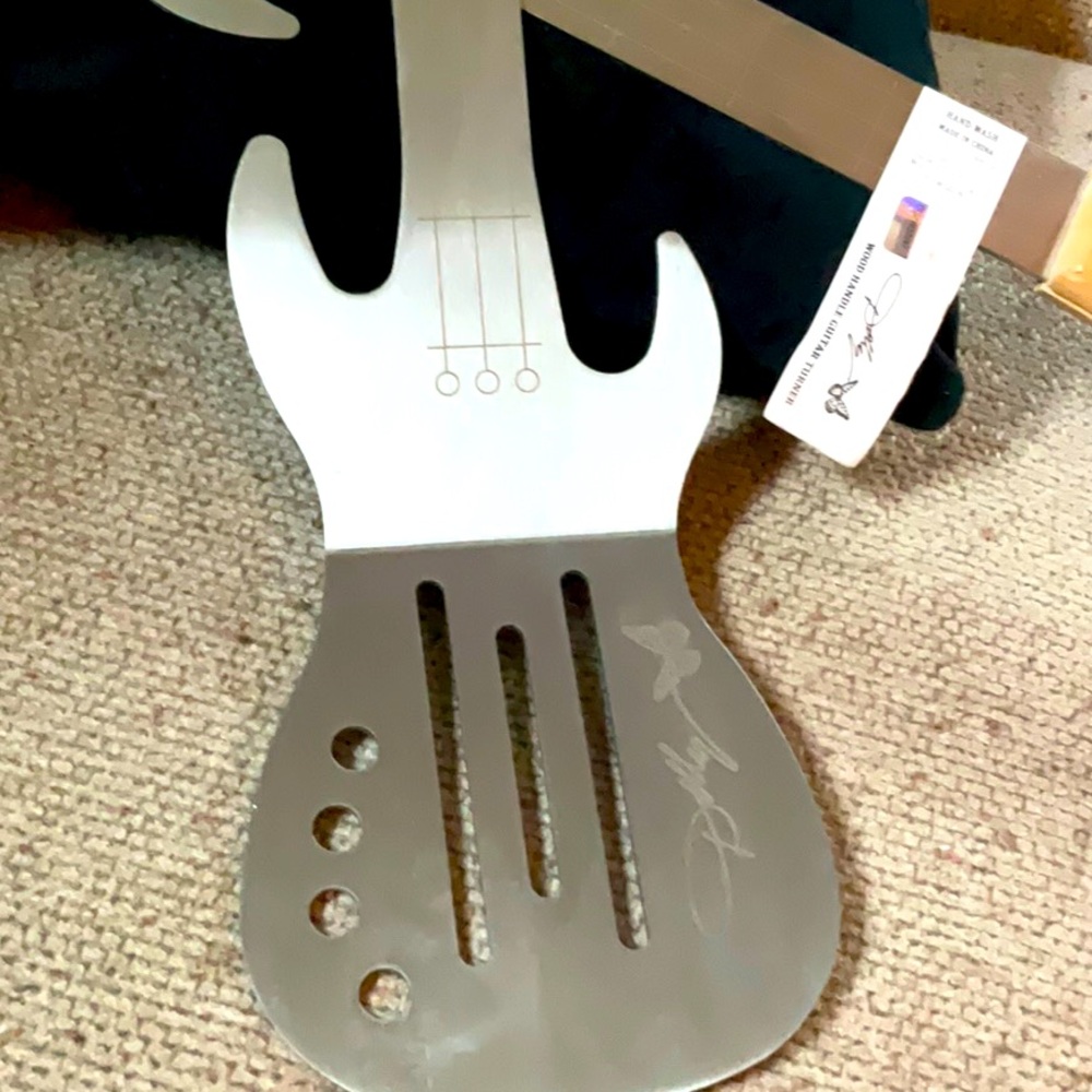 Dolly Parton Grill Spatula - Picture 15 of 16